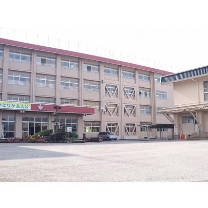 【周辺】　高知市立青柳中学校：2487m