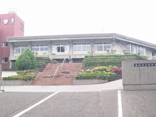 【周辺】　高知市立旭中学校：849m