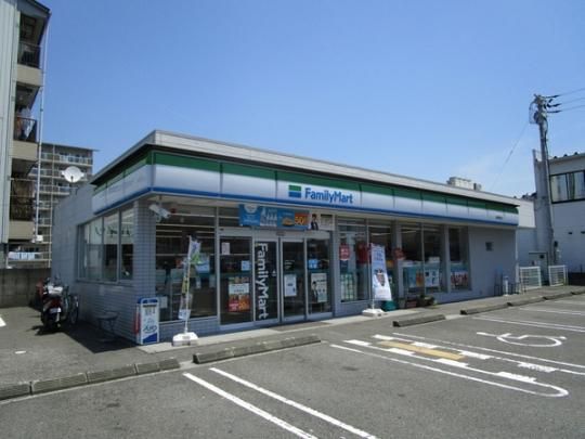 【周辺】　ファミリーマート高須新町店：384m