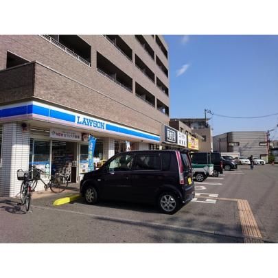 【周辺】　ローソン高知朝倉駅前店：774m