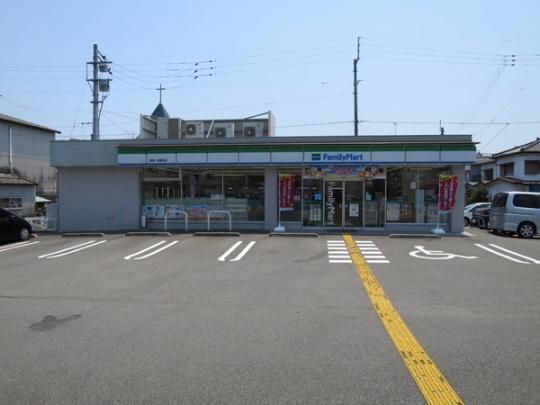 【周辺】　ファミリーマート高知一宮東町店：561m