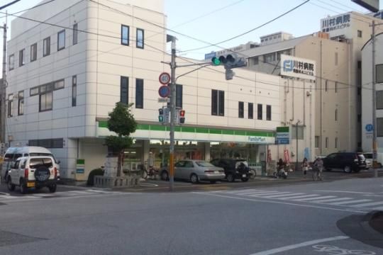【周辺】　ファミリーマート高知上町五丁目店：204m